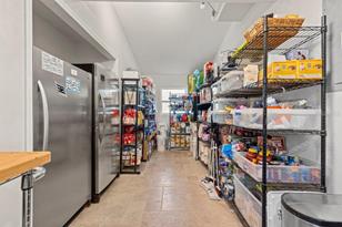 1942 Hempel Ave - Photo 12