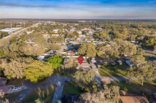 5023 Christopher Ct, Lakeland, FL 33805-7557