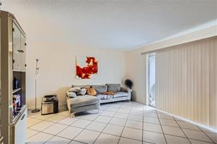 546 Orange Dr - Photo 4