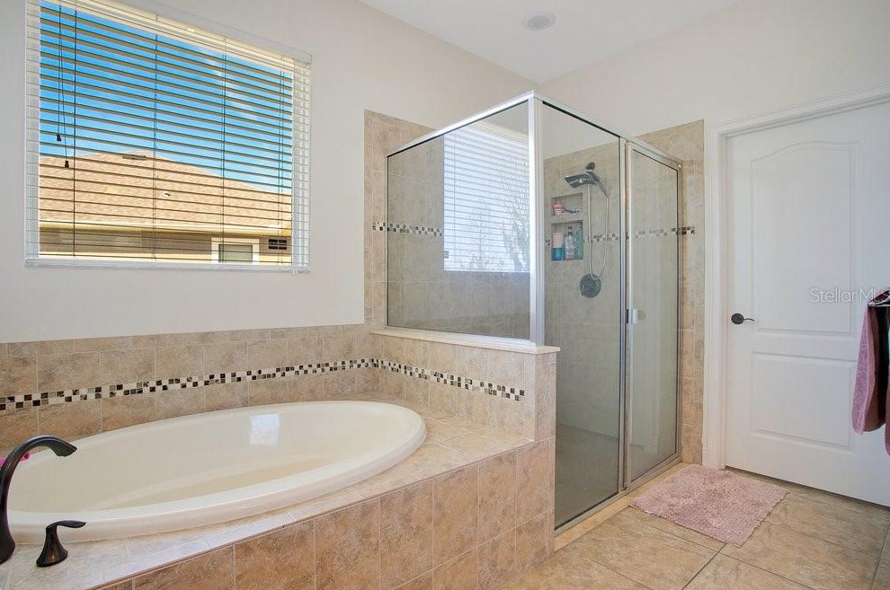 2327 Sebago Dr, Lakeland FL 33805-8005 exterior