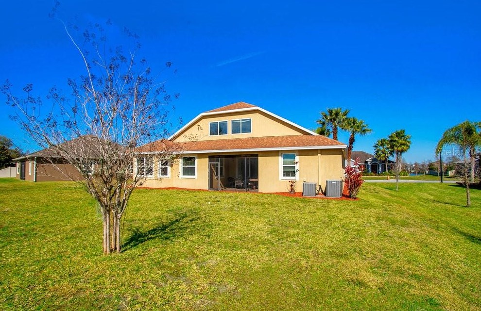 2327 Sebago Dr, Lakeland FL 33805-8005 exterior