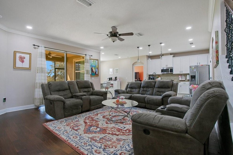 2327 Sebago Dr, Lakeland FL 33805-8005 exterior