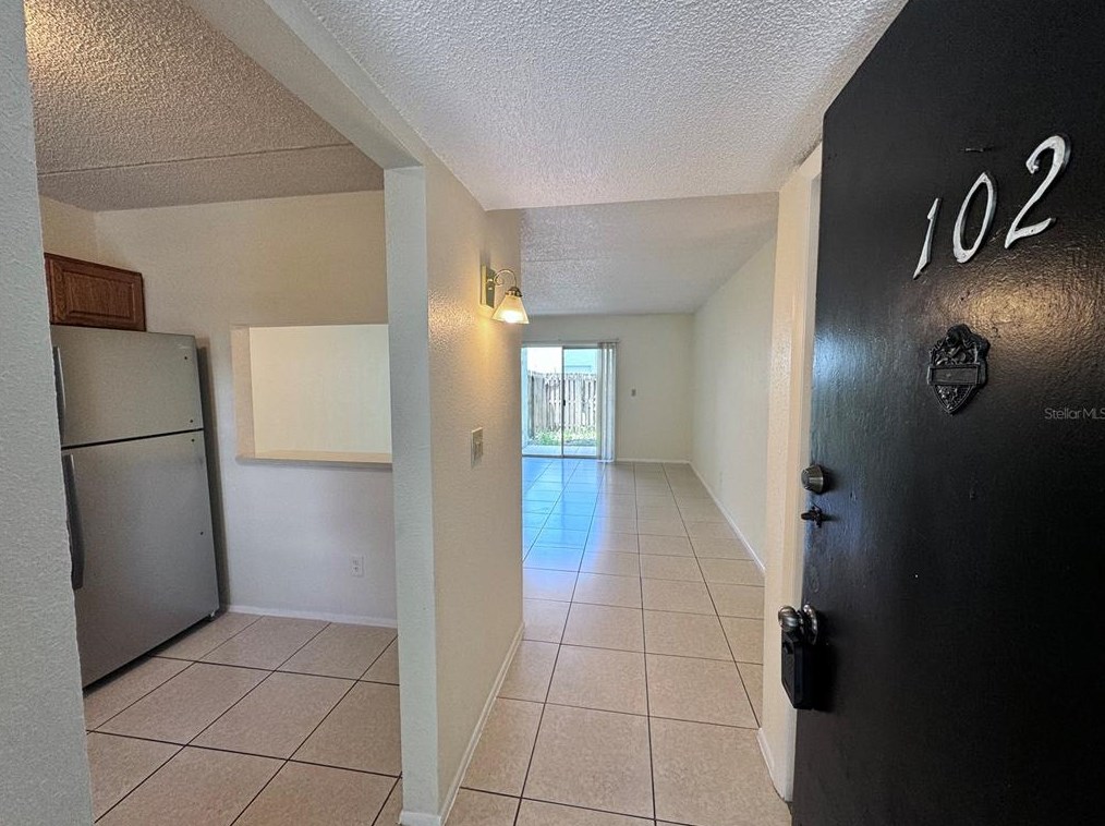 2856 Somerset Park Dr #102, Tampa, FL 33613