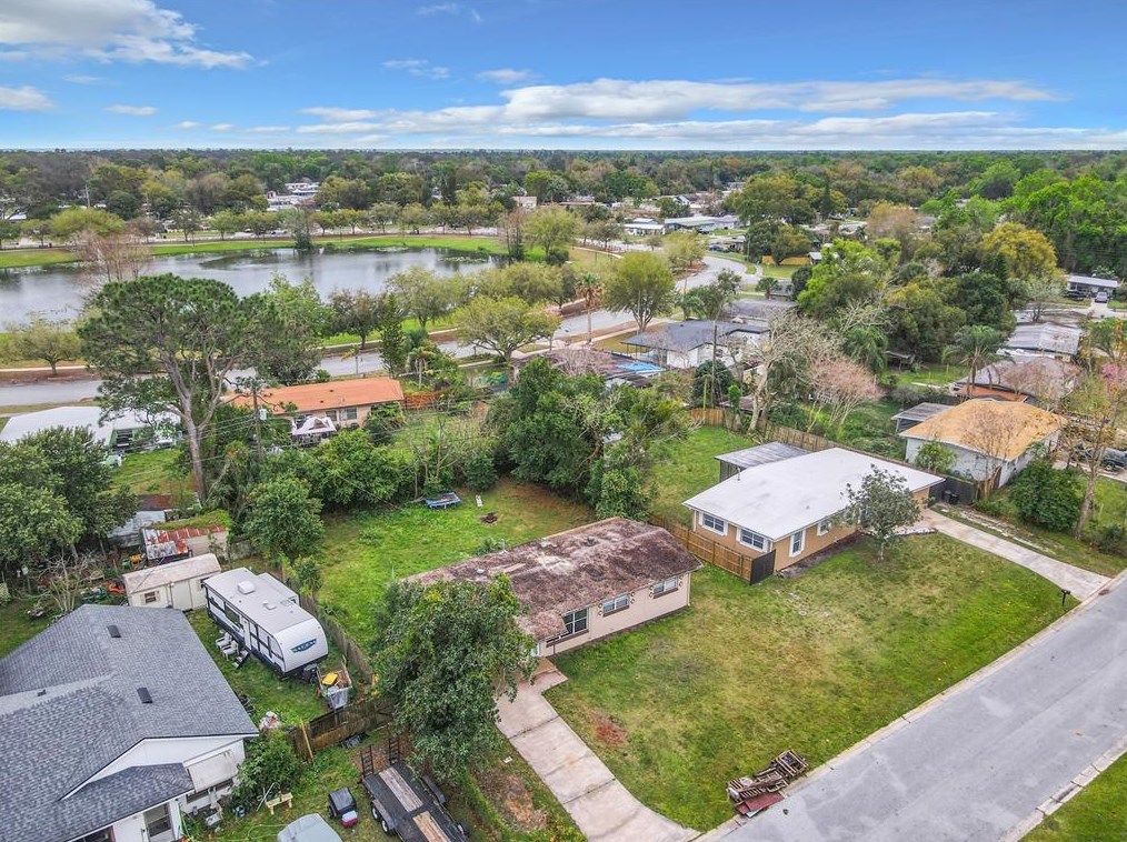 109 Azalea Ln, Sanford, FL 32773