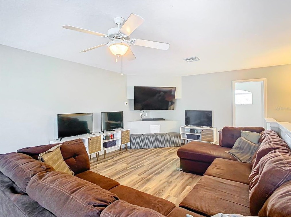 104 Pine Side Dr, De Bary FL  32713-2520 exterior
