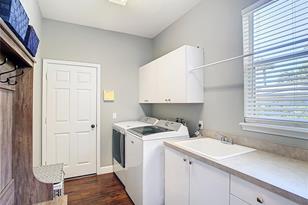 104 Pine Side Dr - Photo 64