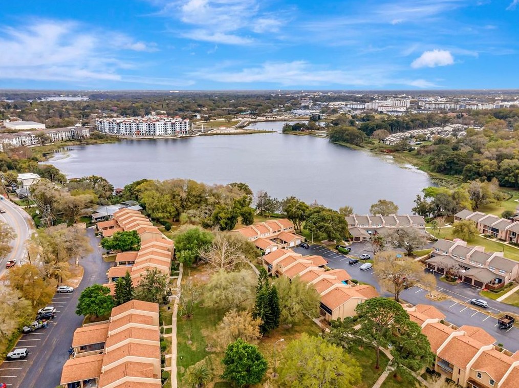 852 Park Lake Cir, Maitland FL  32751-6352 exterior