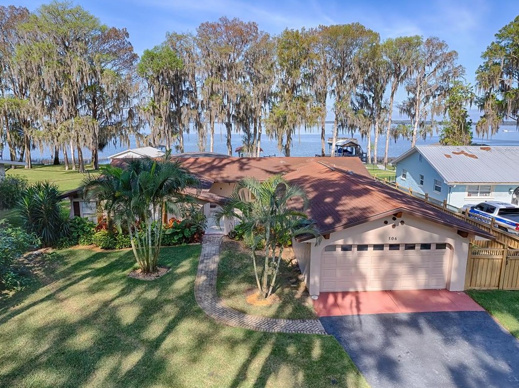 506 Lakeshore Dr, Eustis, FL 32726