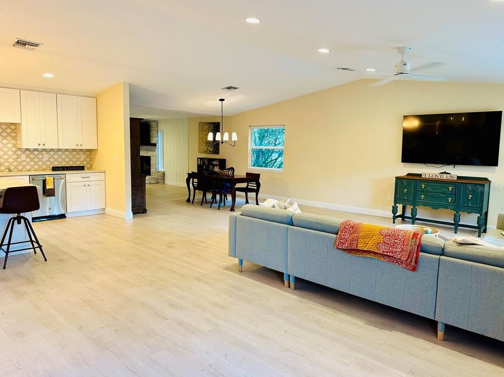 2361 Dartmouth Rd, Deland FL  32724-8406 exterior