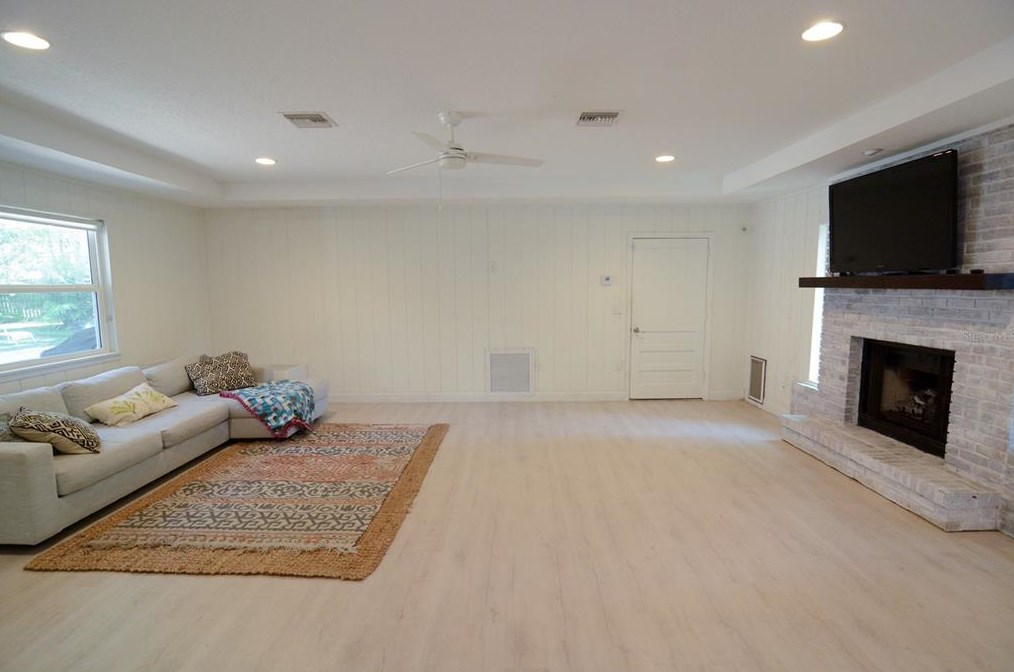 2361 Dartmouth Rd, Deland FL  32724-8406 exterior