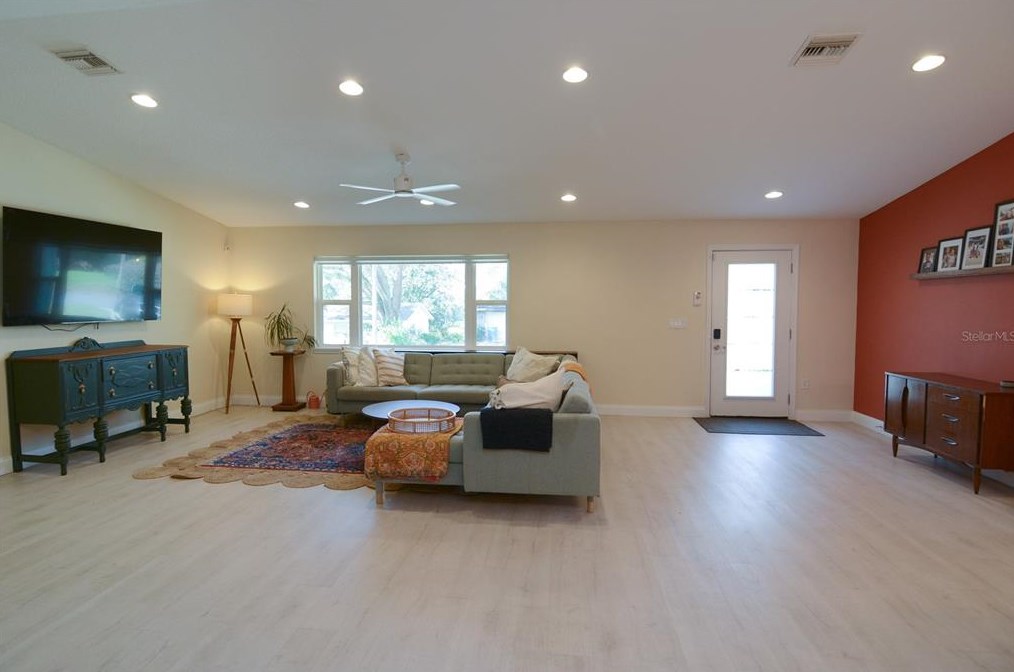 2361 Dartmouth Rd, Deland FL  32724-8406 exterior