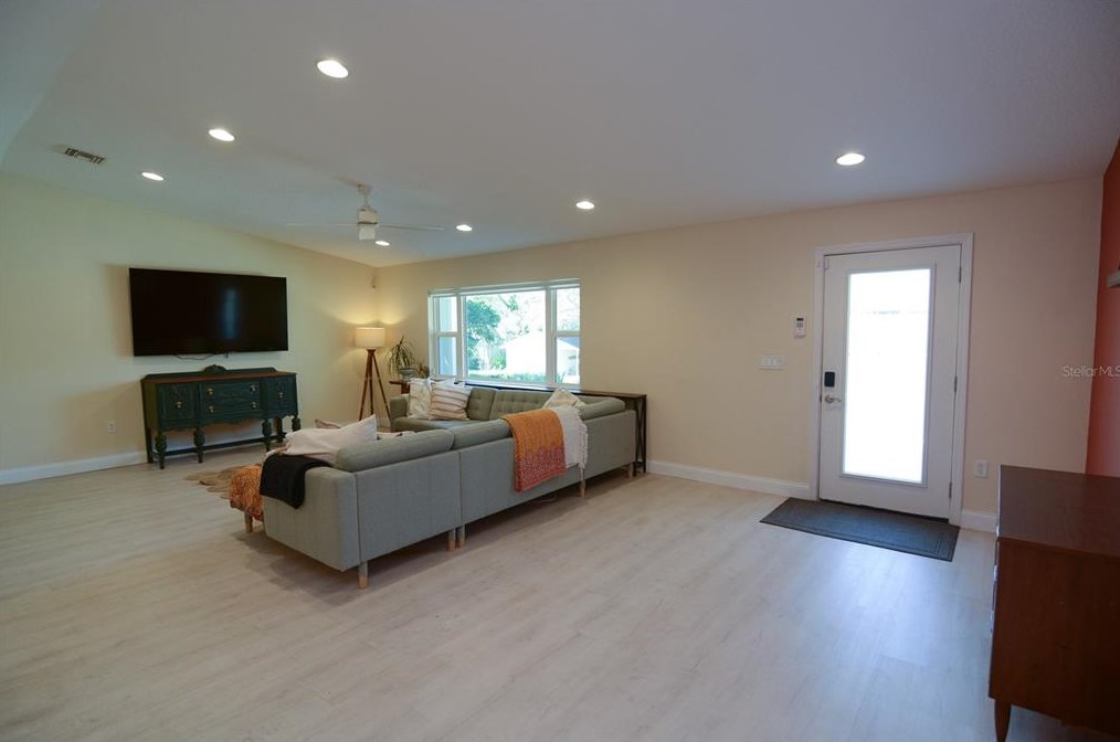 2361 Dartmouth Rd, Deland FL  32724-8406 exterior