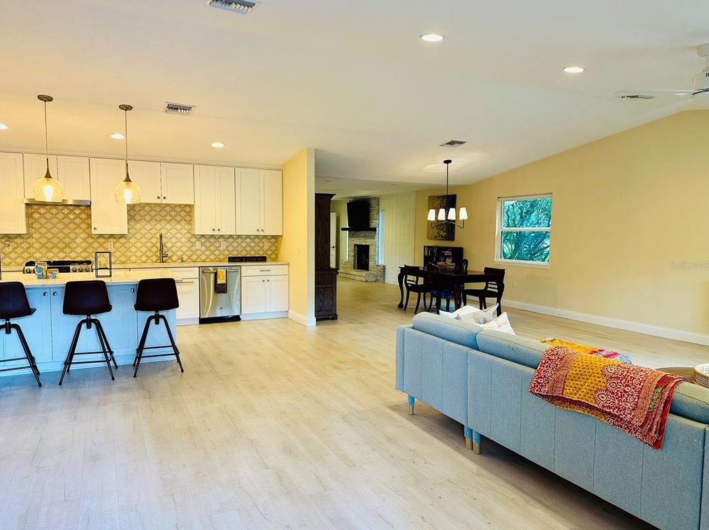 2361 Dartmouth Rd, Deland FL  32724-8406 exterior