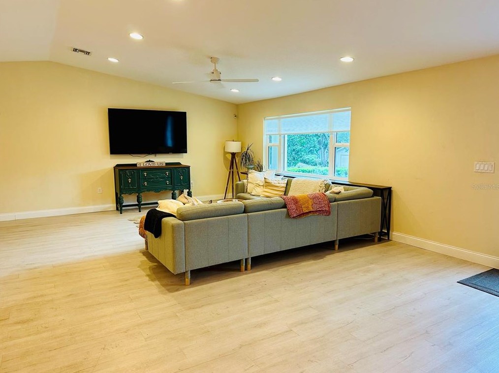 2361 Dartmouth Rd, Deland FL  32724-8406 exterior