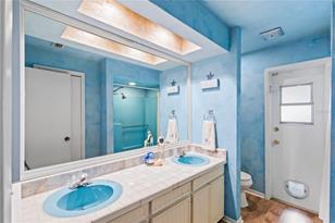 211 N Timbercove Circle - Photo 18