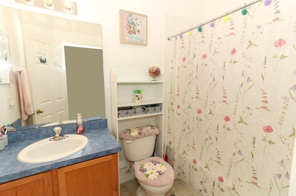 4927 Adair Oak Dr, Orlando FL 32829-8224 exterior