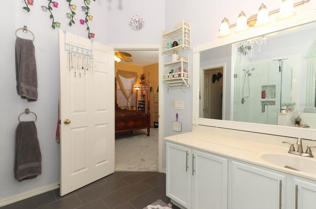 4927 Adair Oak Dr, Orlando FL 32829-8224 exterior