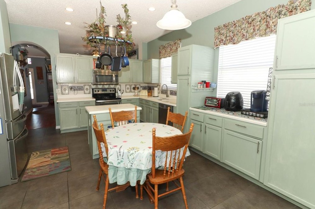 4927 Adair Oak Dr, Orlando FL 32829-8224 exterior