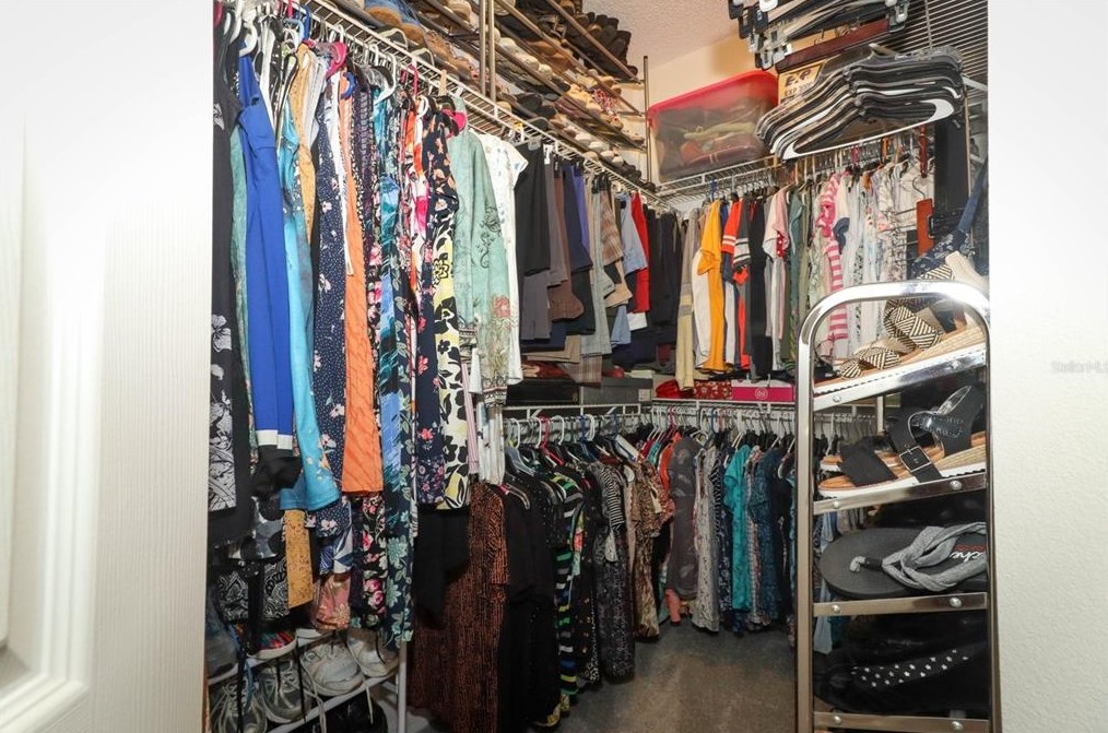 4927 Adair Oak Dr, Orlando FL 32829-8224 exterior