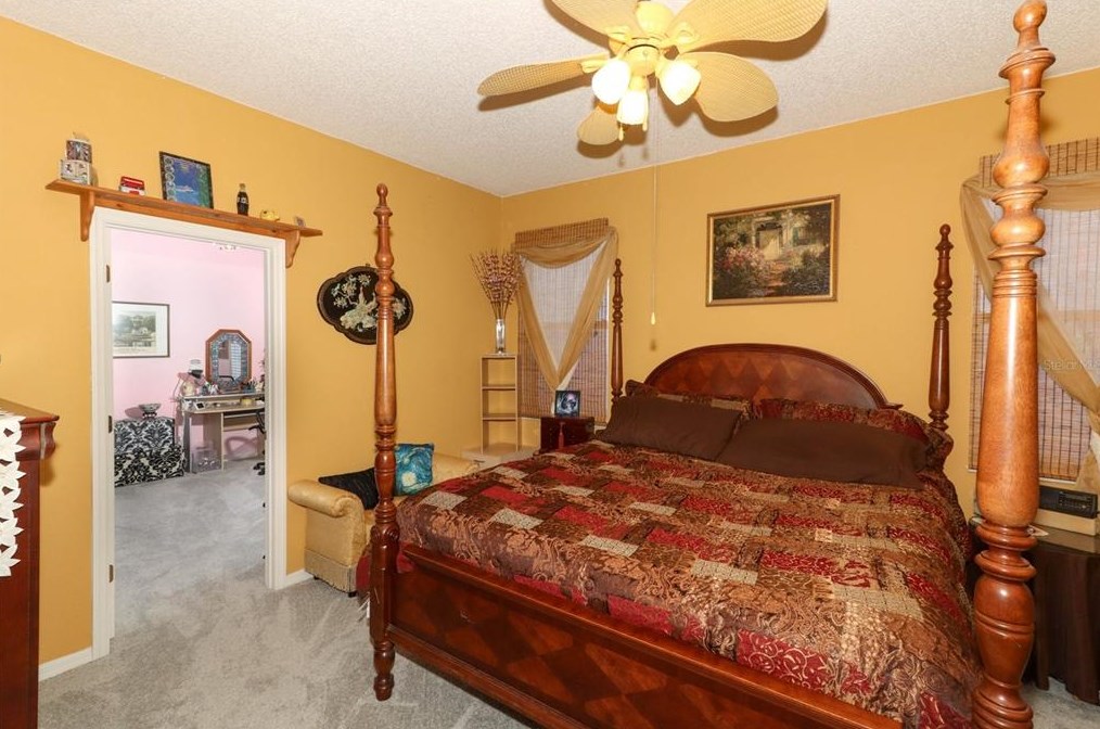 4927 Adair Oak Dr, Orlando FL 32829-8224 exterior