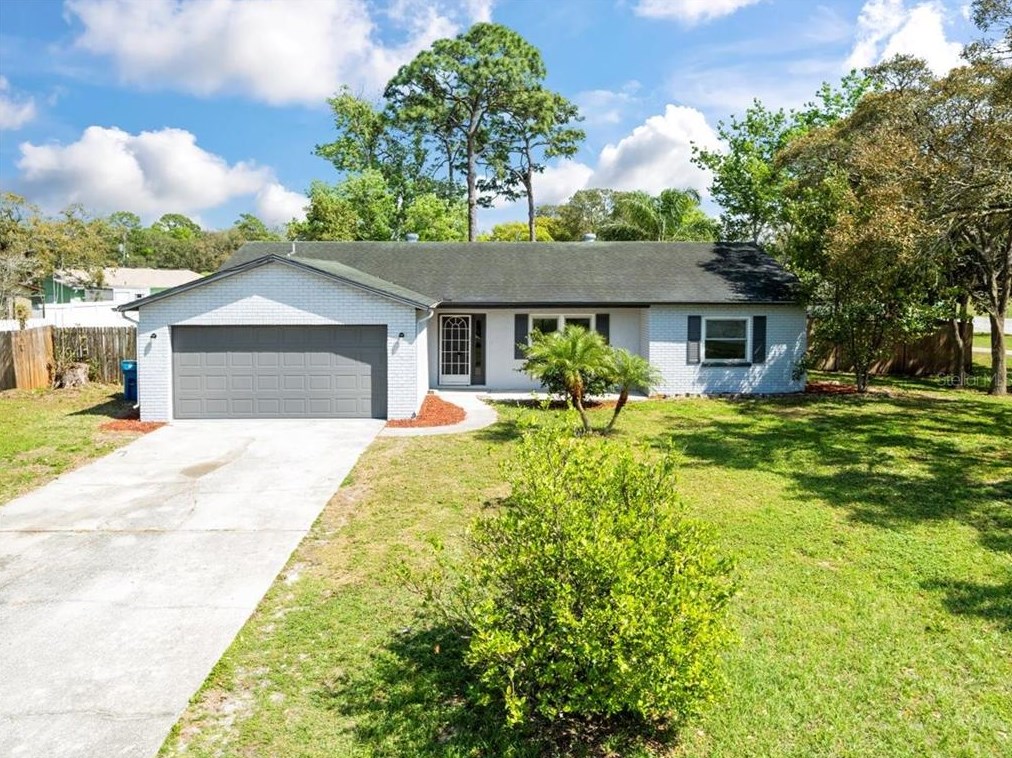 2098 Waterfall Dr, Brooksville, FL 34608-5371