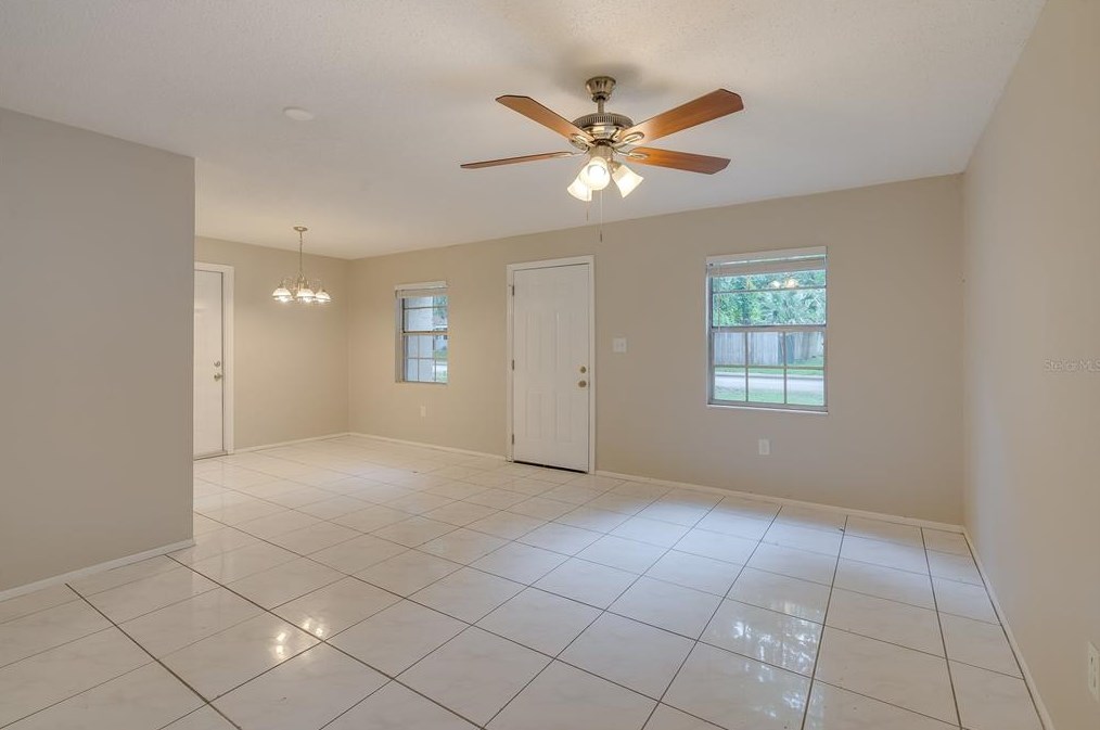 1327 Elliott St, Sanford FL  32771-3975 exterior