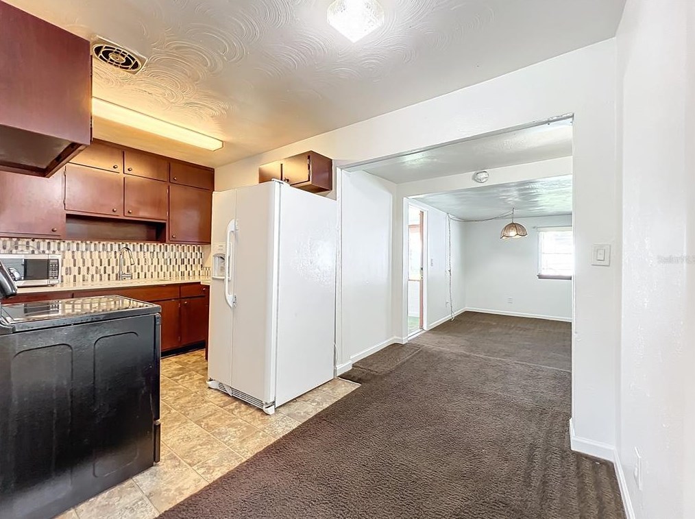 1220 Helen St, Apopka FL  32703-6813 exterior