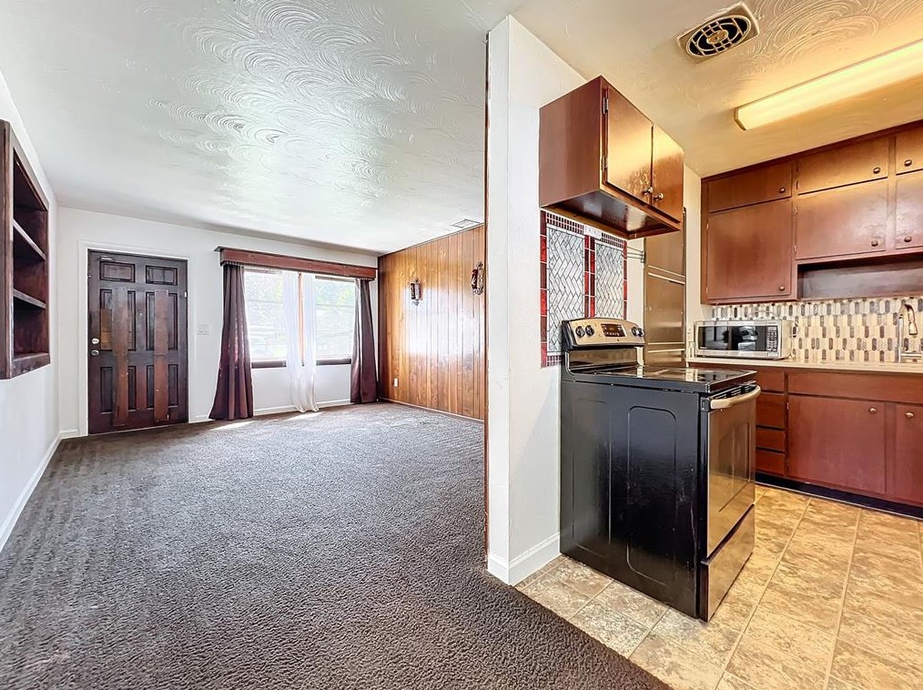 1220 Helen St, Apopka FL  32703-6813 exterior