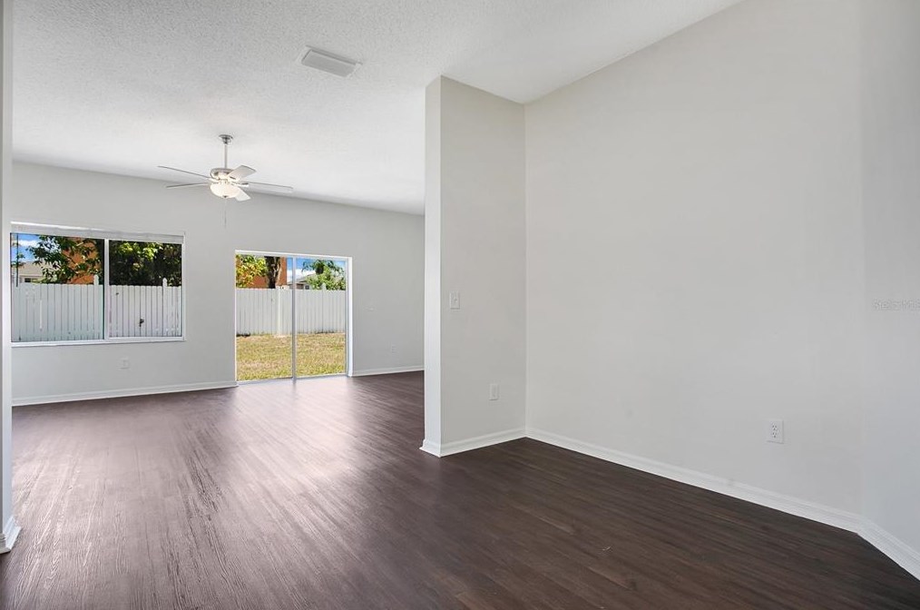 12716 Longcrest Dr, Riverview FL 33579-4001 exterior