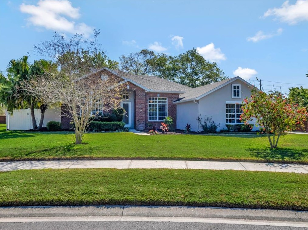 329 Blue Stone Cir, Winter Garden FL  34787-5231 exterior