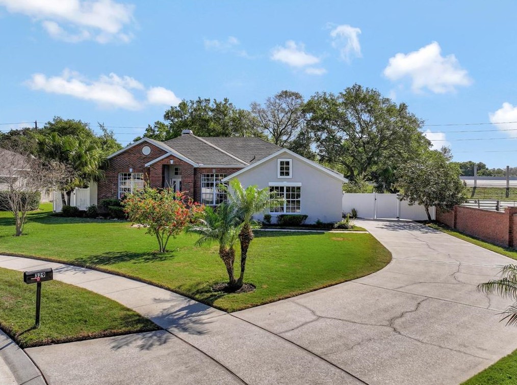 329 Blue Stone Cir, Winter Garden FL  34787-5231 exterior