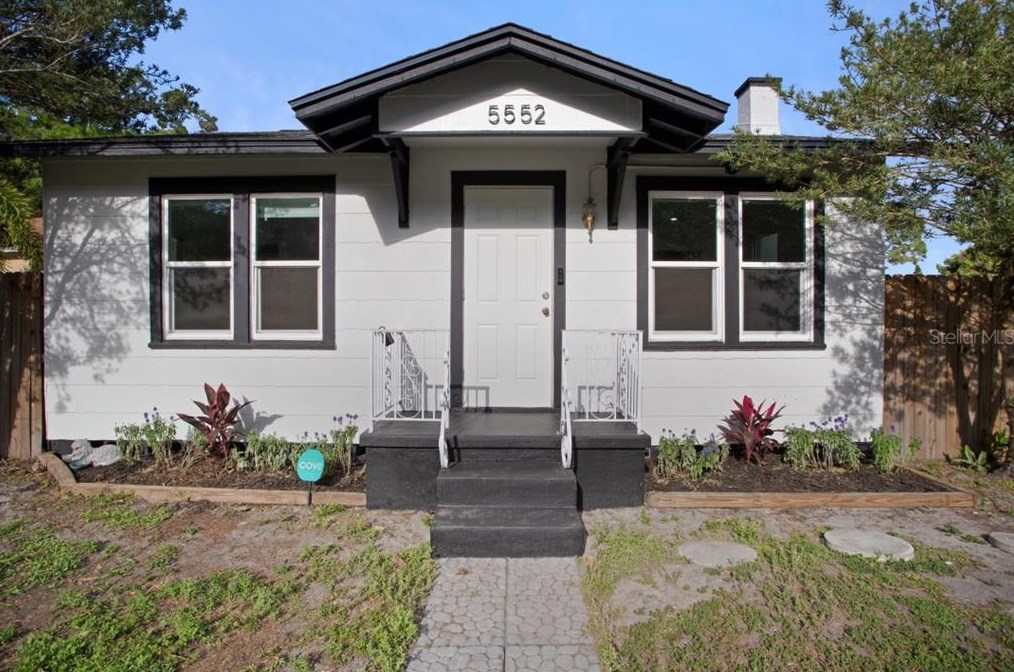 5552 Crissman Dr, Saint Petersburg, FL 33714-1935