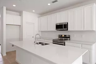 9589 Vibrant Ln, Venice, FL 34292 - Photo 2