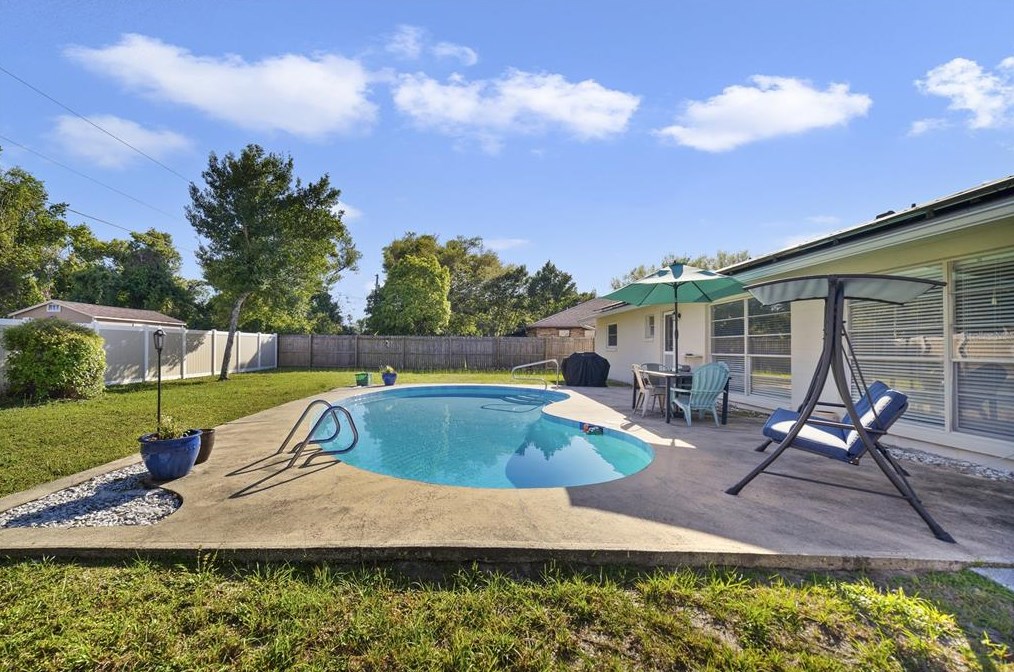 1297 Tivoli Dr, Deltona, FL 32725-4667