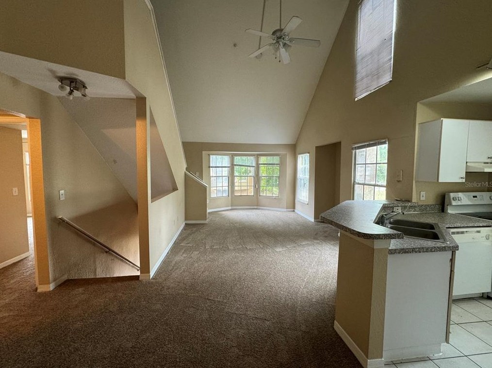 6368 Raleigh St, Orlando, FL 32835-5628