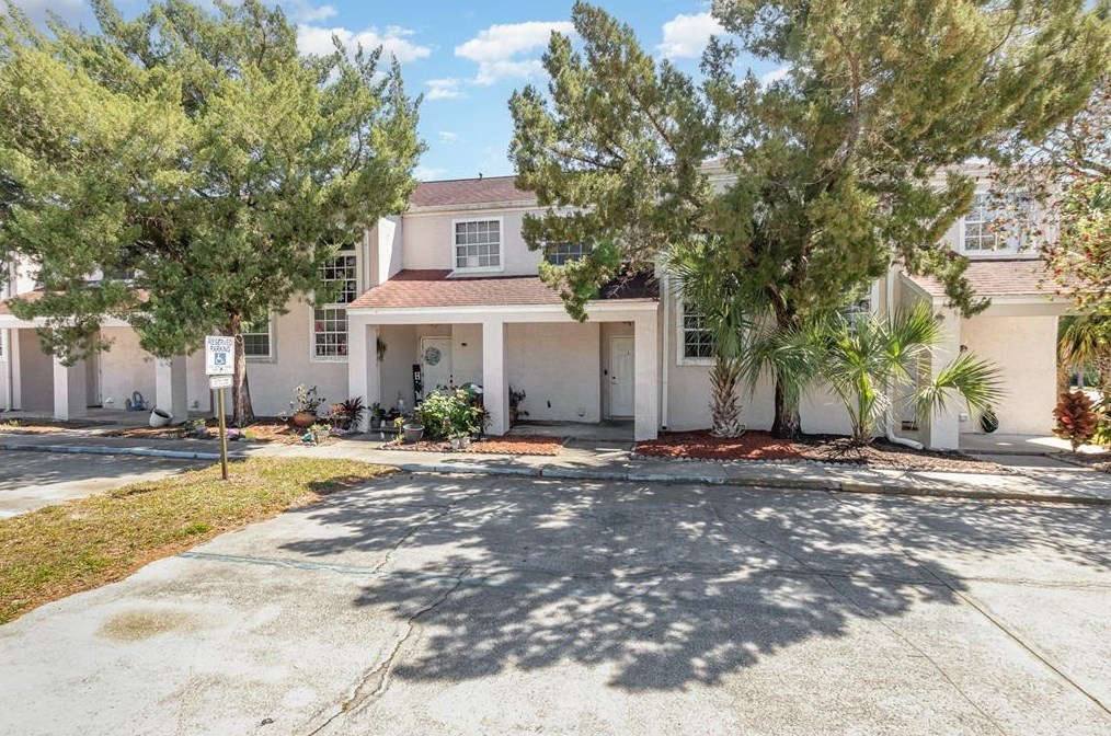 214 Majors Ln, Kissimmee, FL 34743