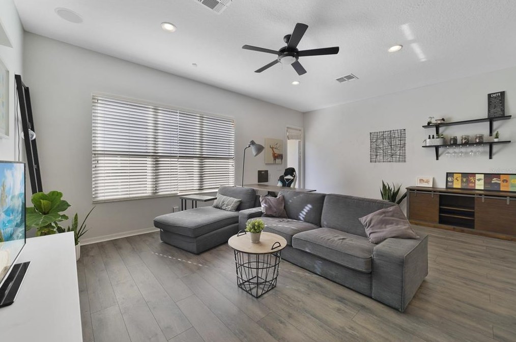 220 High Castle Ln, Longwood FL  32779-4472 exterior