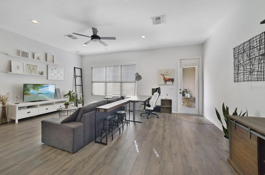 220 High Castle Ln, Longwood FL  32779-4472 exterior