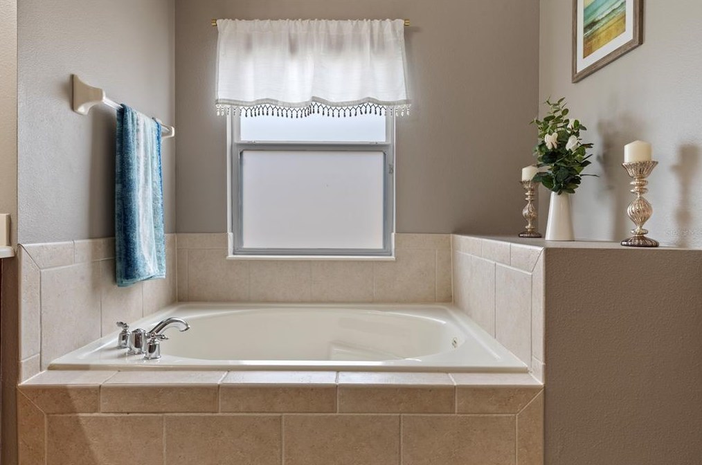 708 Legacy Park Dr, Casselberry FL  32707-2404 exterior