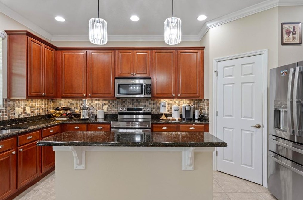 708 Legacy Park Dr, Casselberry FL  32707-2404 exterior