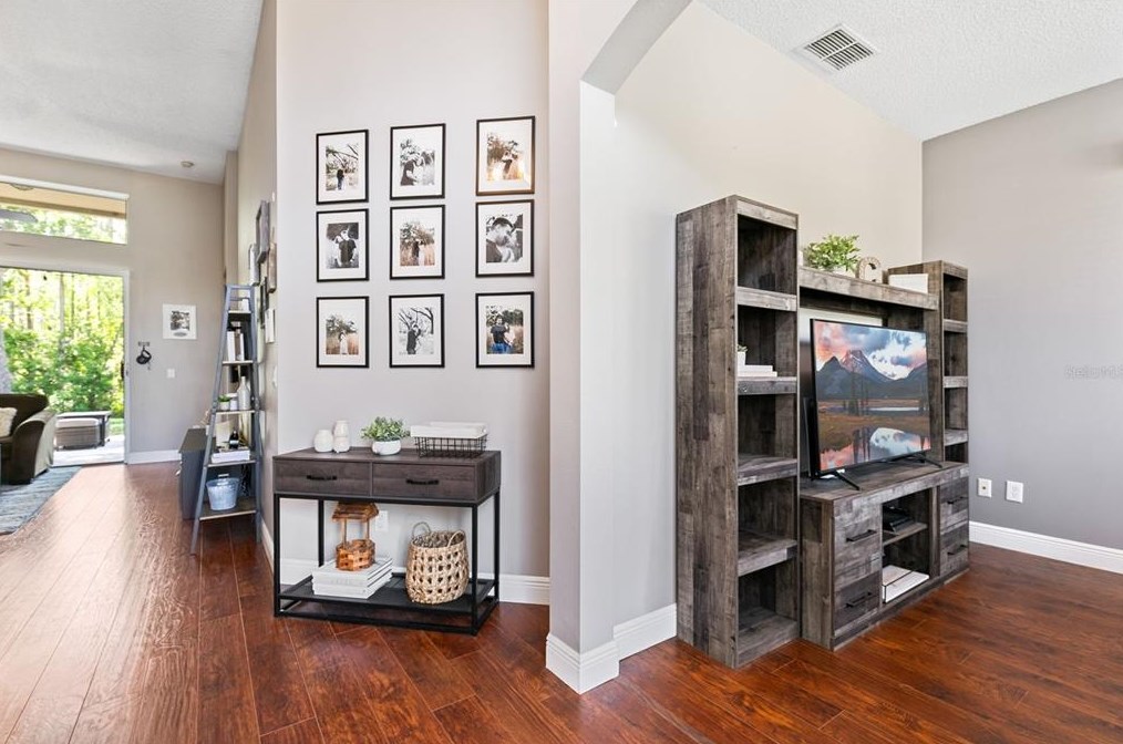 13556 Emeraldview Dr, Orlando FL  32828-8409 exterior