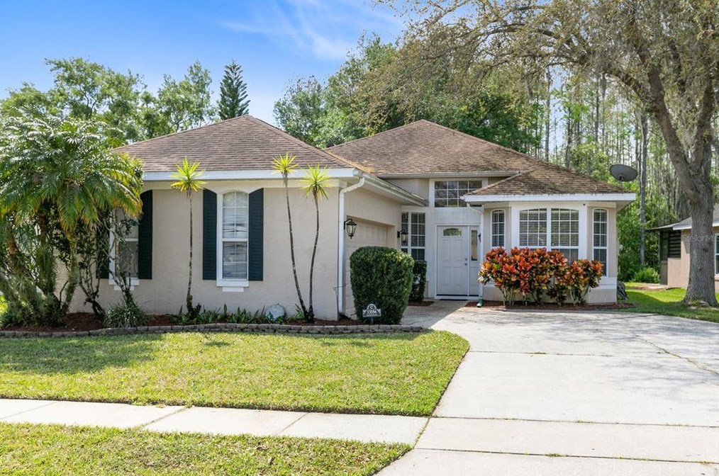 13556 Emeraldview Dr, Orlando FL  32828-8409 exterior