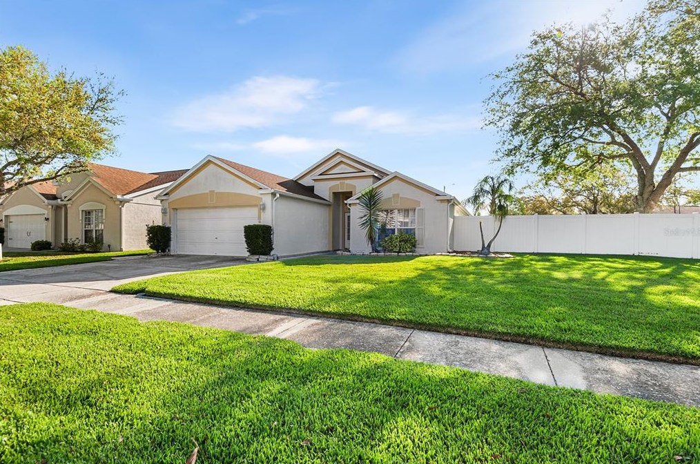 4201 Pine Isle Dr, Lutz FL  33558-2795 exterior
