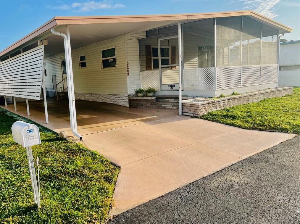 2249 Ca D Oro Dr, Sarasota, FL 34238-3106