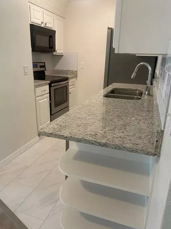 2449 Oriole Ln, Daytona Beach, FL 32119-2743