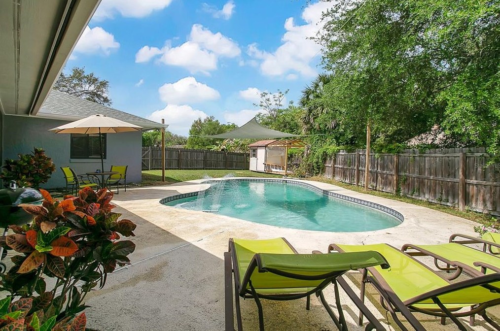 400 Pinta Pl, Longwood FL  32750-6506 exterior