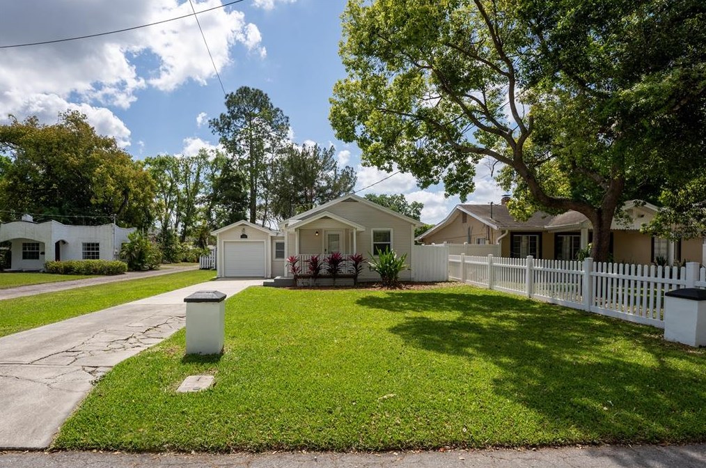 2110 Carlton Dr, Orlando FL  32806-3107 exterior