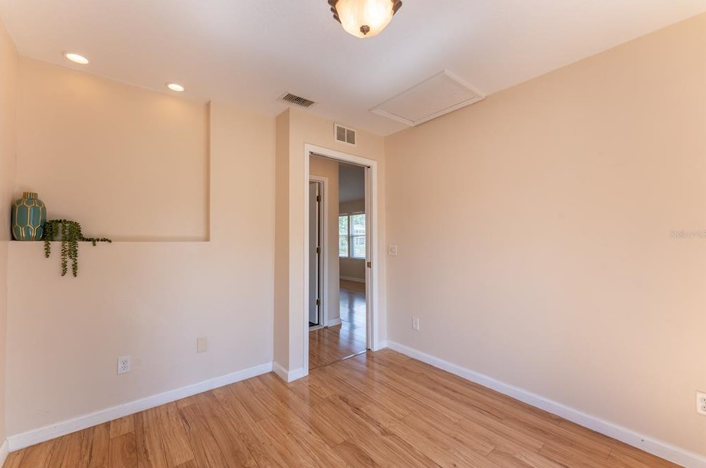 2110 Carlton Dr, Orlando FL  32806-3107 exterior