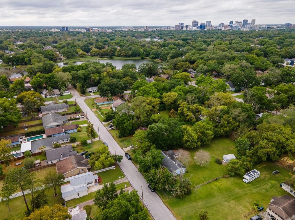 2110 Carlton Dr, Orlando FL  32806-3107 exterior