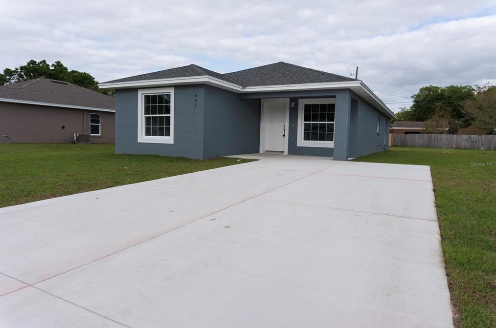 937 Strathmore Pl, Lake Wales, FL 33853-5017
